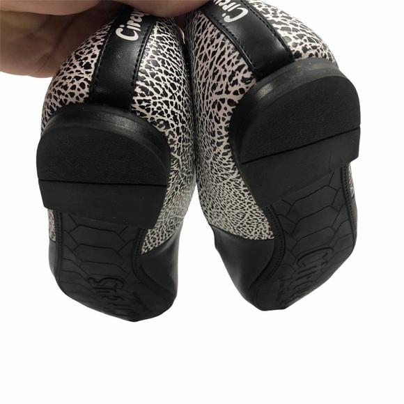 Circus by Sam Edelman Ellissa Pointed Toe Flat 7.5 Crackle Print Black White - Picture 7 of 12